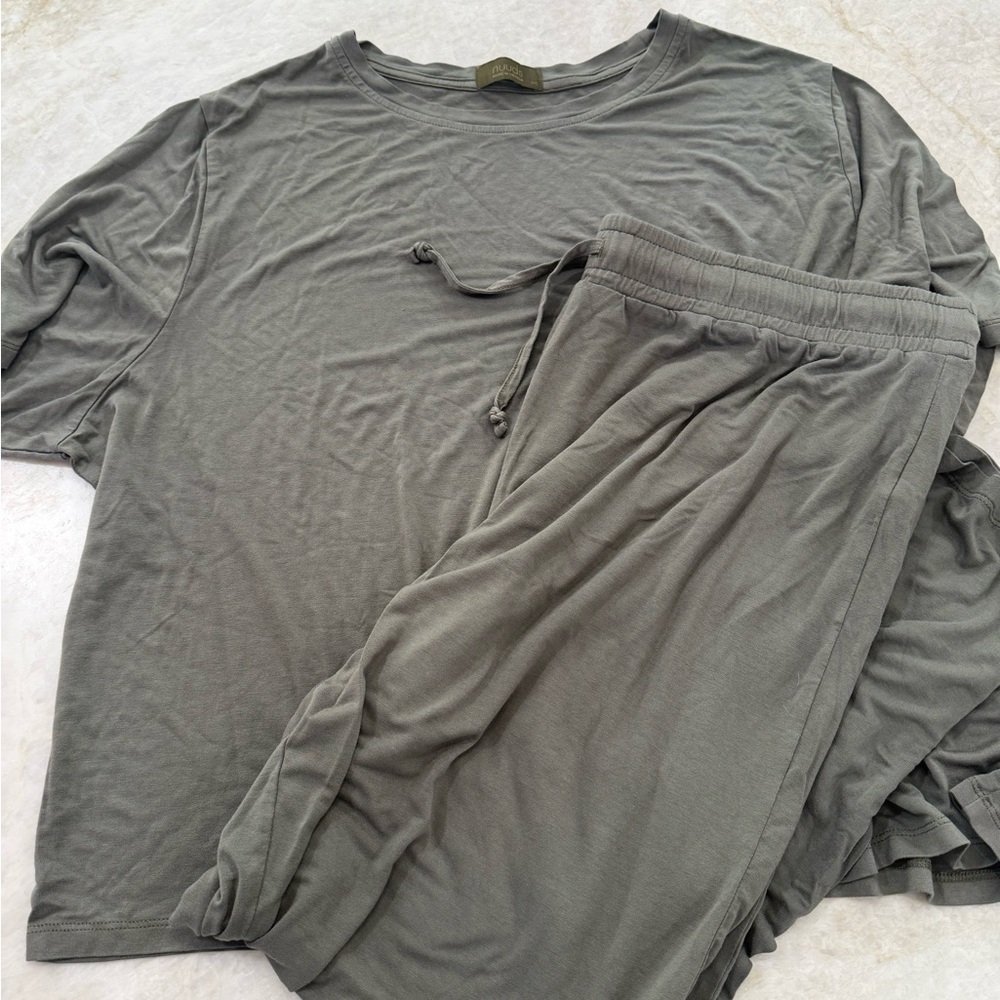 Nuuds Loungewear Set